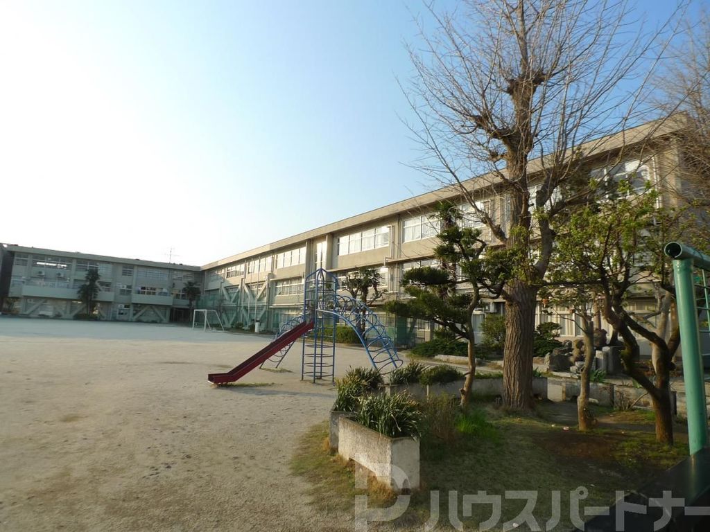 小学校　松戸市立馬橋小学校（小学校）まで350m