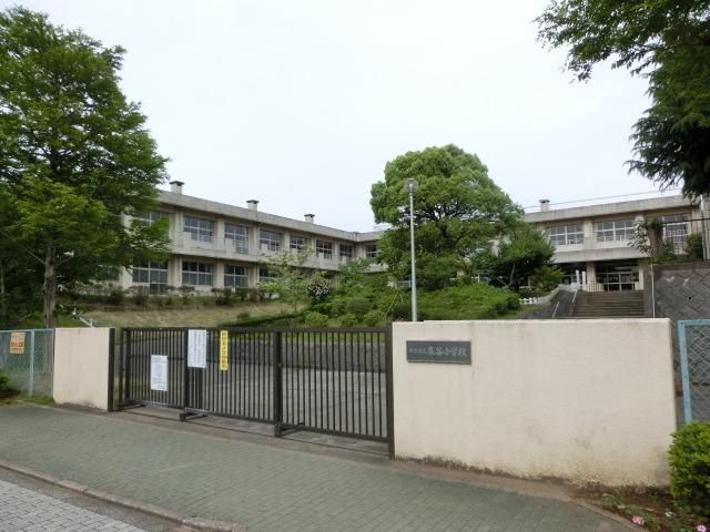 小学校　泉谷小学校（小学校）まで960m