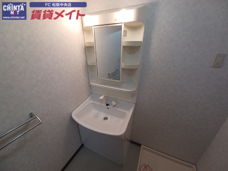 洗面設備　別部屋参考写真です