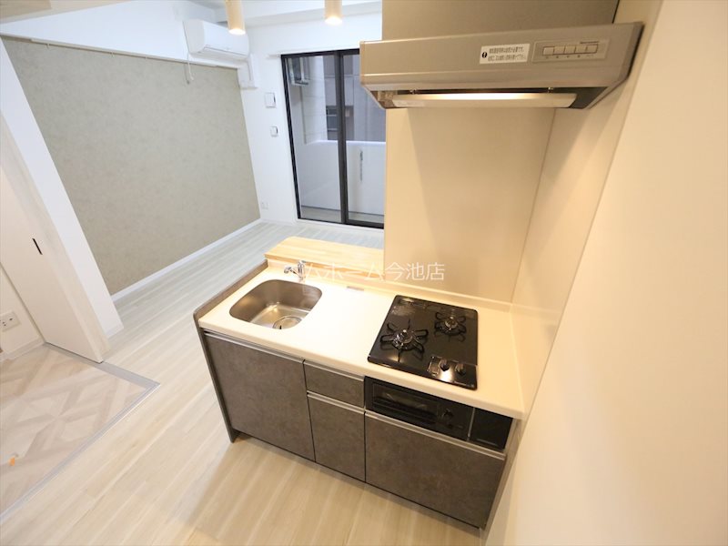 キッチン　システムキッチン（ガス2口コンログリル付）カウンターキッチン