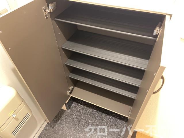 玄関　下駄箱