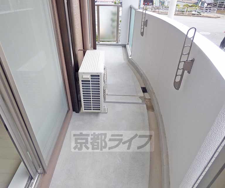 バルコニー　しっかりしたバルコニー