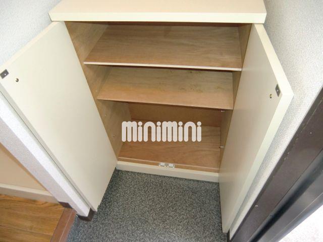 その他設備　玄関にはシューズボックスが備え付けられています