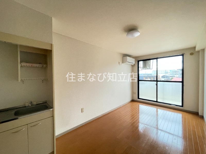 居室・リビング　同型別部屋写真
