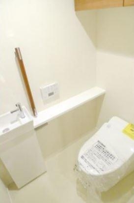 トイレ　※別タイプのお部屋です