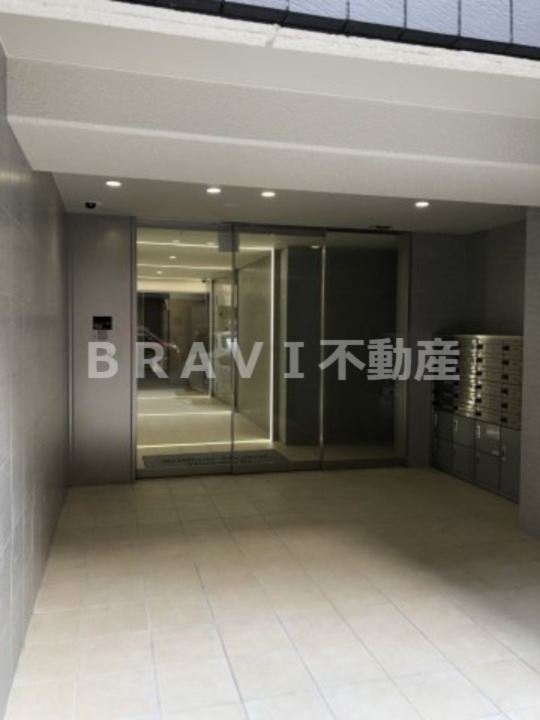 エントランス　【ブリリアントジュネス本町】毎日通るエントランスはこのように