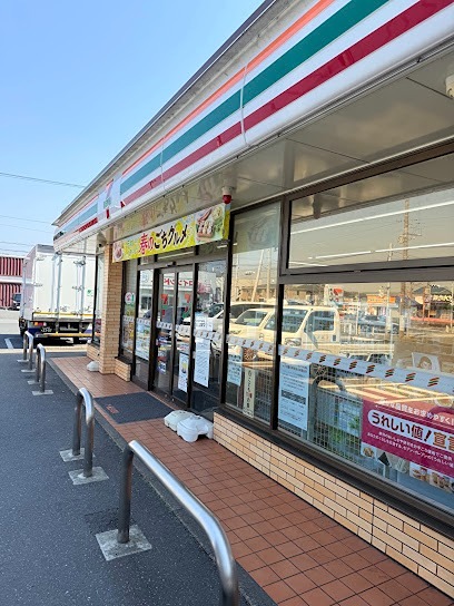 コンビニ　セブンイレブン木更津幸町店（コンビニ）まで88m