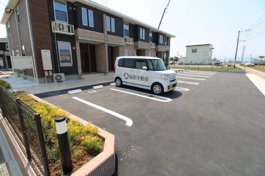駐車場　駐車場