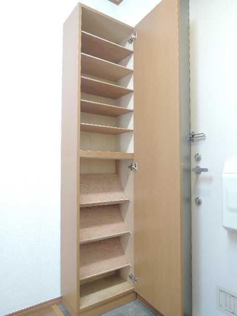 玄関　靴もたくさん入る下駄箱