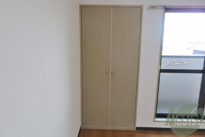 収納　お部屋には、クローゼットが備え付けてあります。