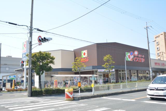 スーパー　イズミヤ　天下茶屋店（スーパー）まで648m