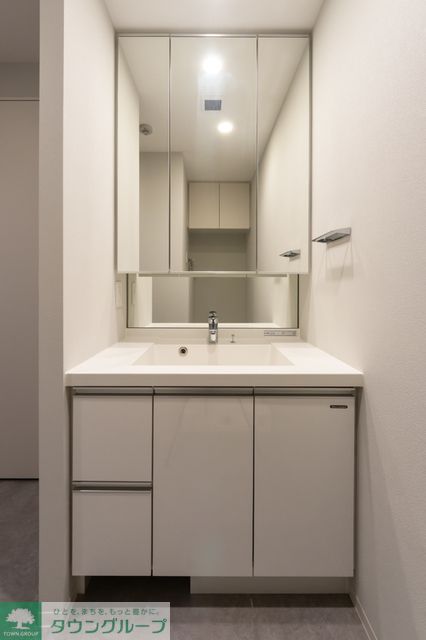 洗面設備　※写真は同タイプ住戸です。