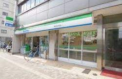 コンビニ　ファミリーマート横浜青木町店（コンビニ）まで135m