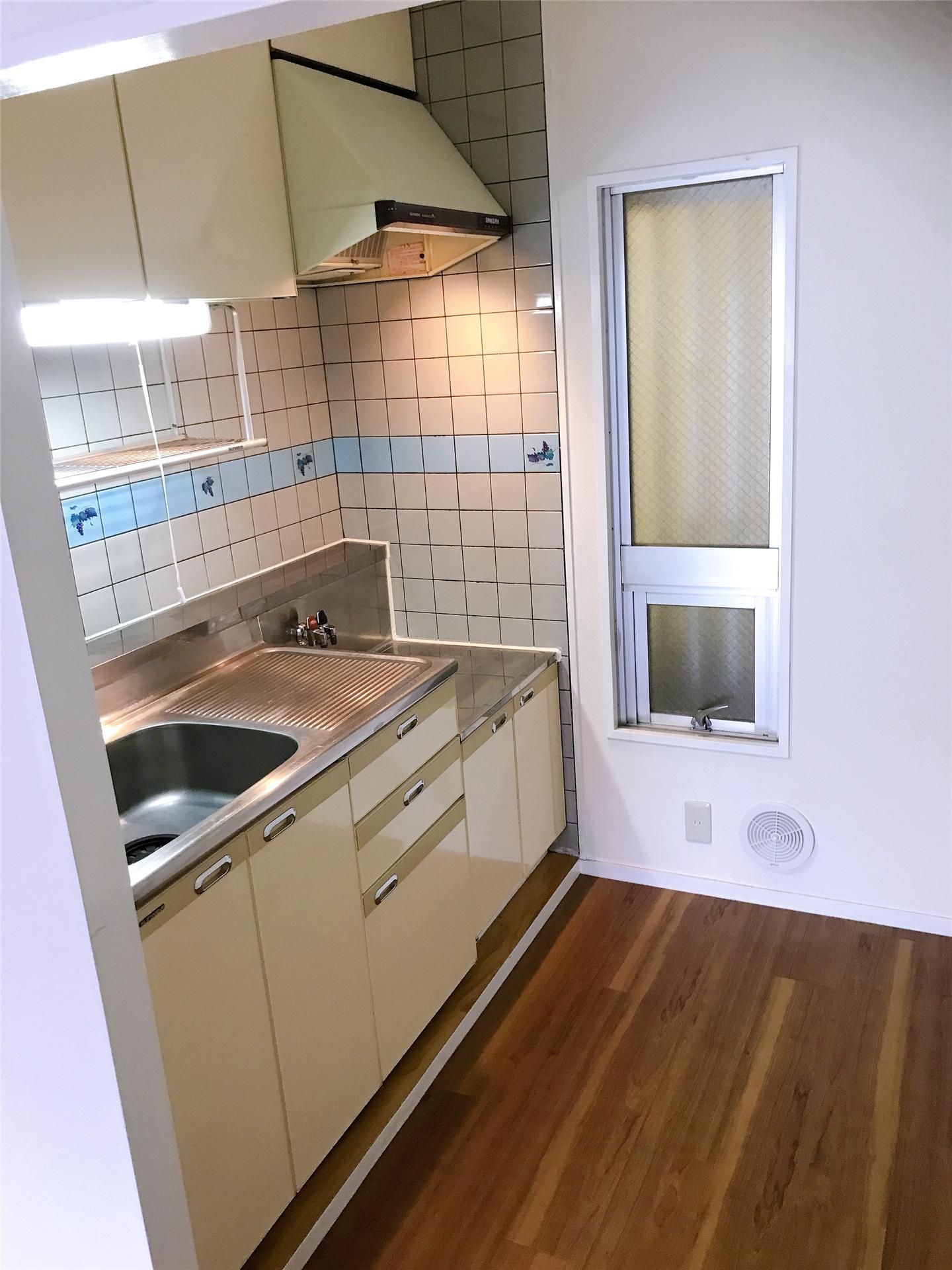 キッチン　ほかのお部屋の写真です。