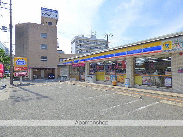 コンビニ　ミニストップ（コンビニ）まで272m