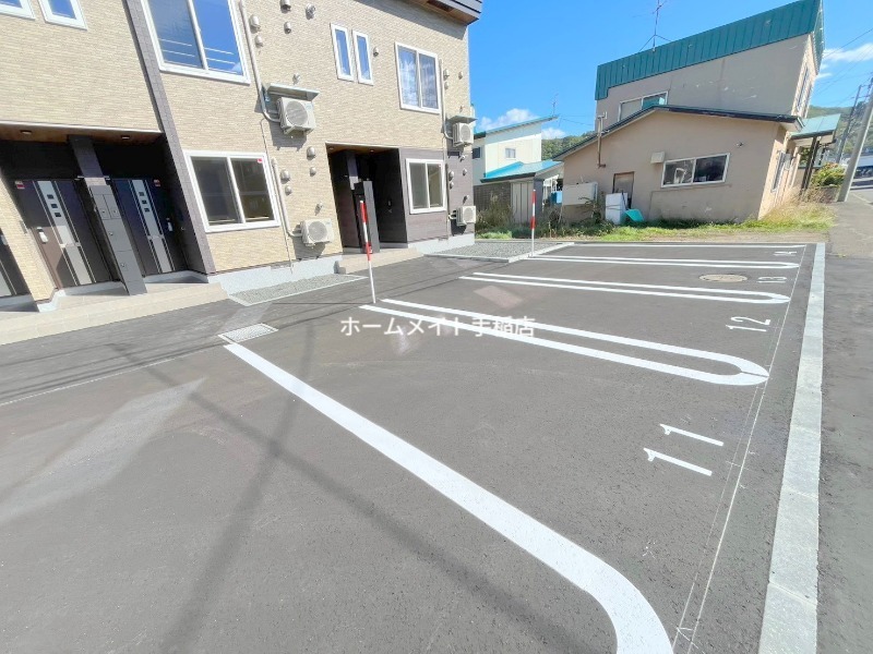 駐車場　駐車スペースでございます！