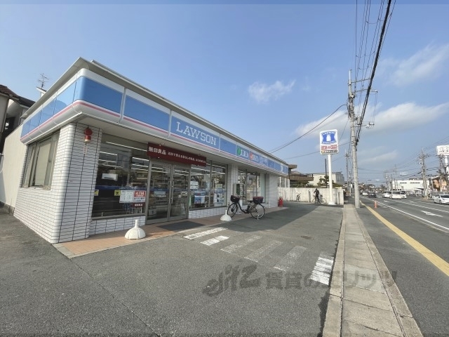 コンビニ　ローソン大和郡山新町店（コンビニ）まで800m