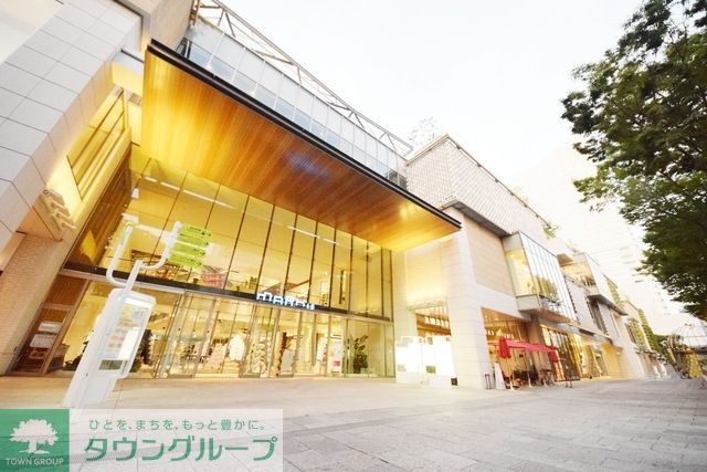 ショッピングセンター　★MARKIS★★（ショッピングセンター）まで1120m
