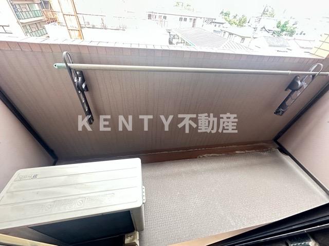 バルコニー　バルコニーからの眺めを楽しみながら食事をしませんか