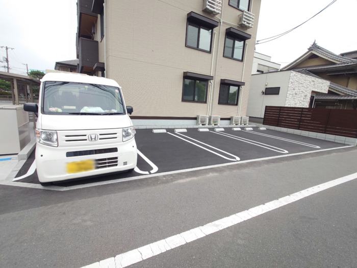 駐車場　駐車場