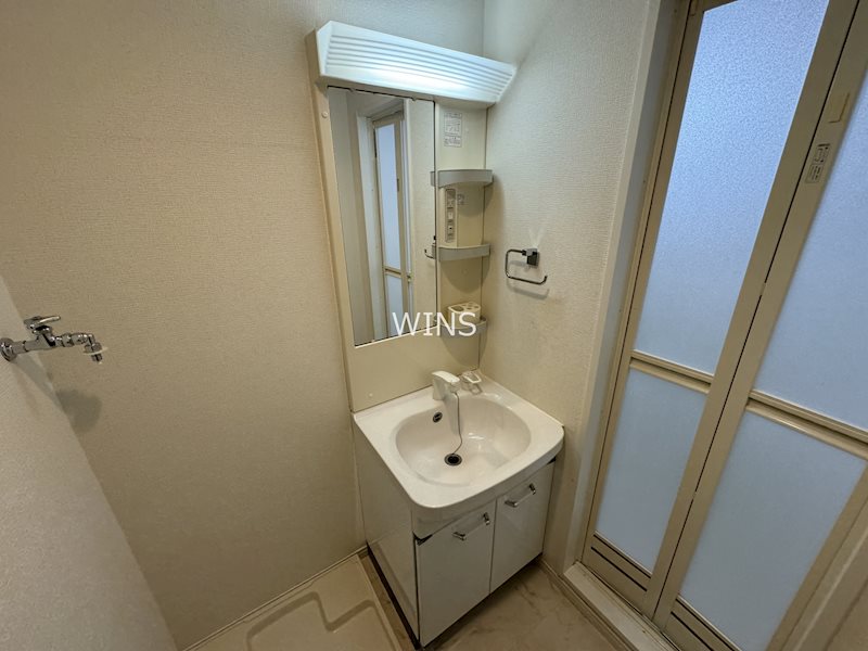 洗面設備　別部屋参考写真です