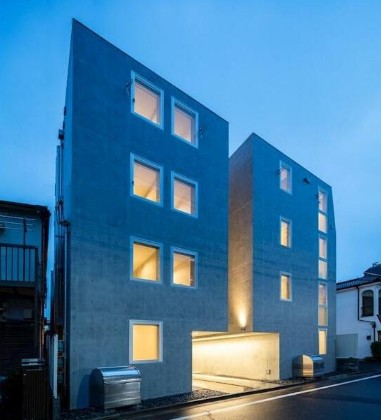 建物外観　鉄筋コンクリート造のがっちりとした建物。