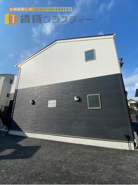 建物外観　閑静な住宅街に溶け込む。