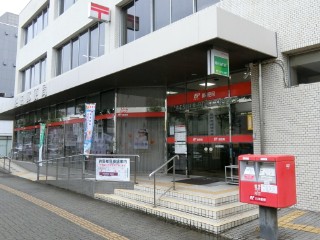 郵便局　熱田郵便局（郵便局）まで594m