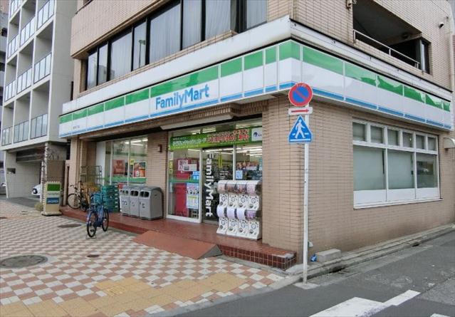 コンビニ　ファミリーマート（コンビニ）まで186m