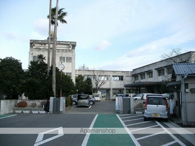 中学校　国府中学校（中学校）まで1200m