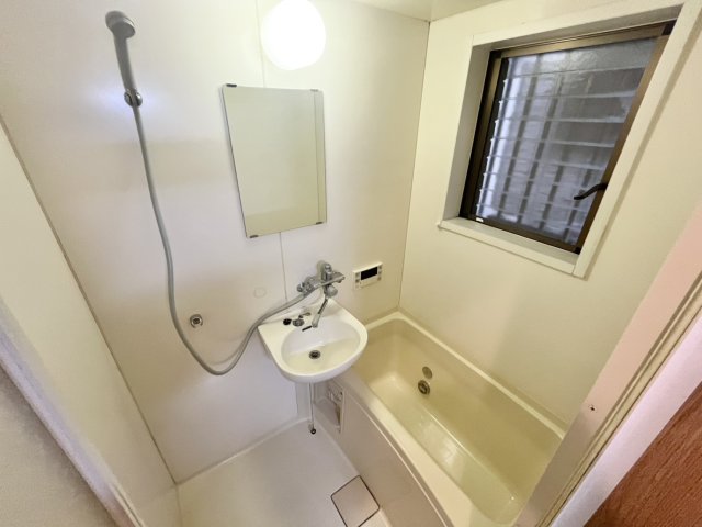 ファイン曽根東町貸家の風呂写真