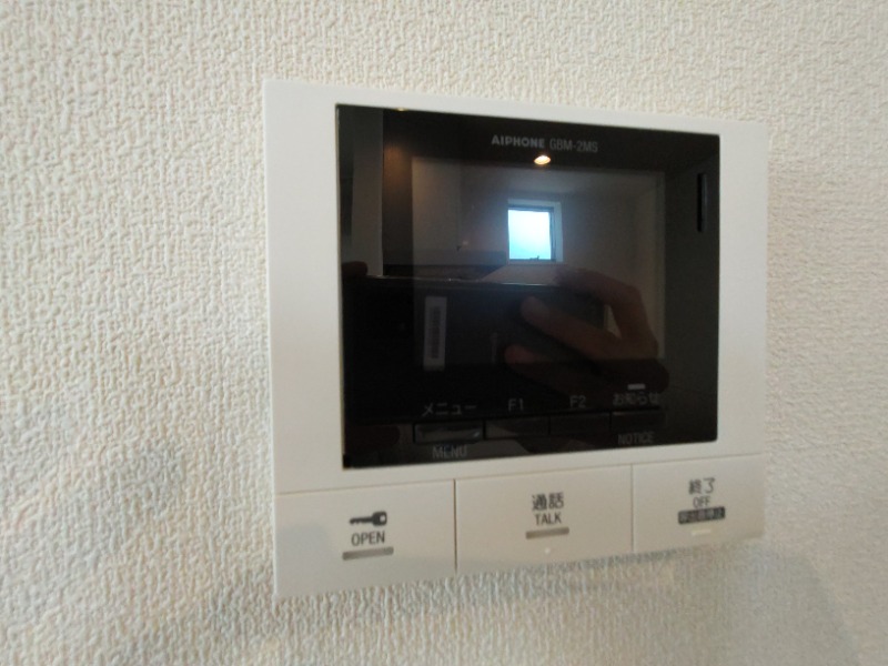 セキュリティ　来客をモニターで確認できます
