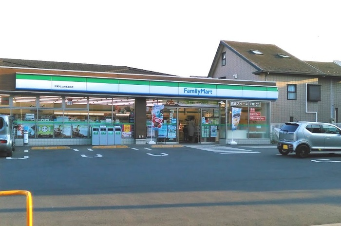 コンビニ　ファミリーマート大南通り店（コンビニ）まで329m
