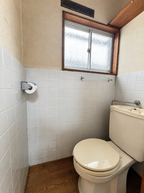 善明寺戸建のトイレ写真