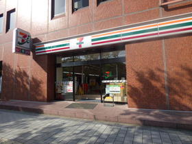 コンビニ　セブンイレブン博多蔵本店（コンビニ）まで322m
