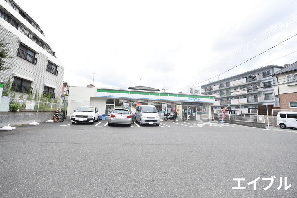 コンビニ　ファミリーマート福岡平和店（コンビニ）まで358m