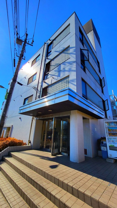 伊奈OCマンションの外観写真