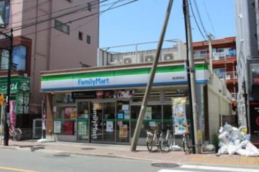 コンビニ　ファミリーマート蓮沼駅西店（コンビニ）まで398m