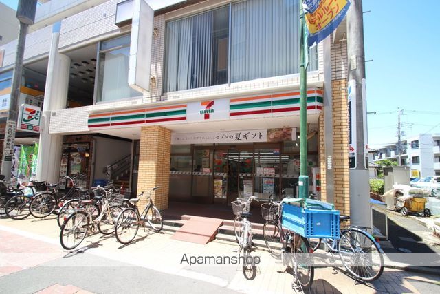 コンビニ　セブン－イレブン京成大久保駅前店（コンビニ）まで676m