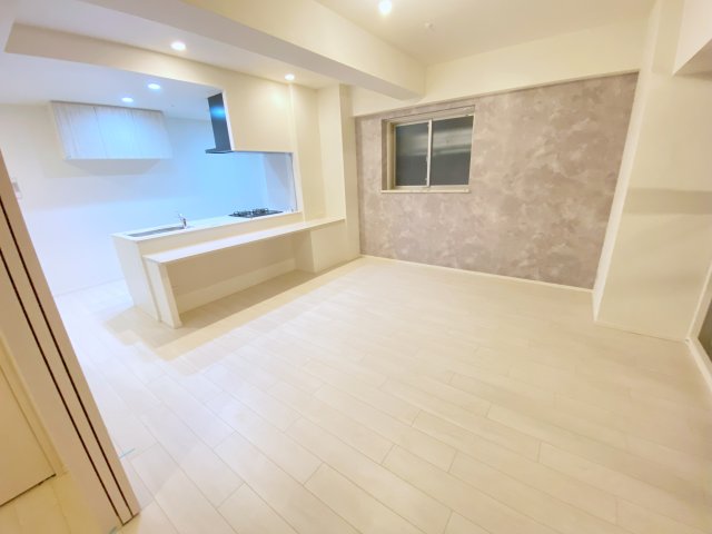 スプランディッド上本町WESTの居間写真