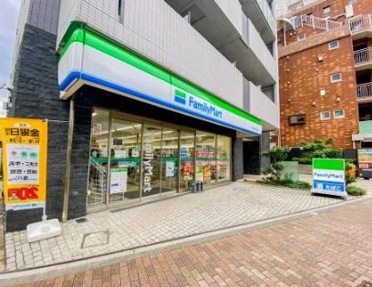 コンビニ　ファミリーマート 渋谷本町四丁目店（コンビニ）まで229m
