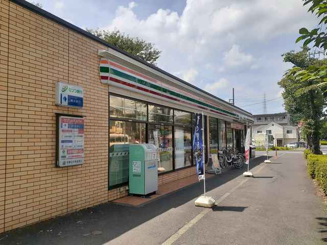 コンビニ　セブンイレブン（コンビニ）まで450m