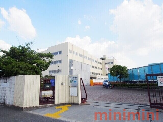 中学校　高槻市立如是中学校（中学校）まで1031m