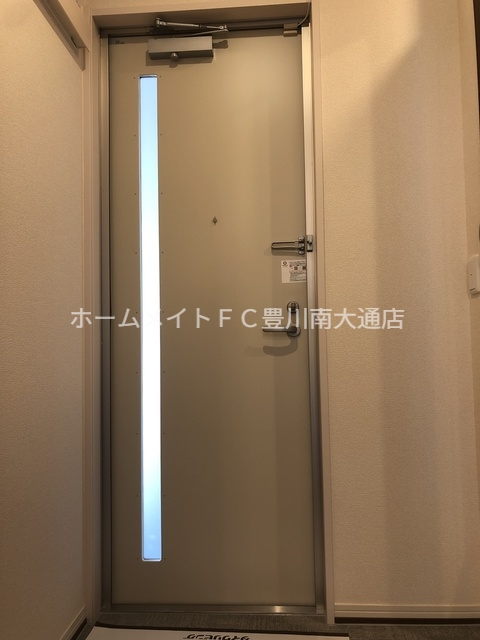 Noble駅前通の玄関写真
