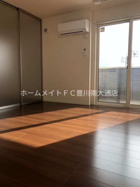 Noble駅前通の居間写真