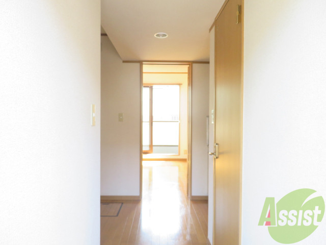 玄関　玄関から見たお部屋です。奥行きで広さが伝わりますでしょうか。