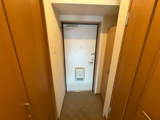 玄関　※別部屋の写真です
