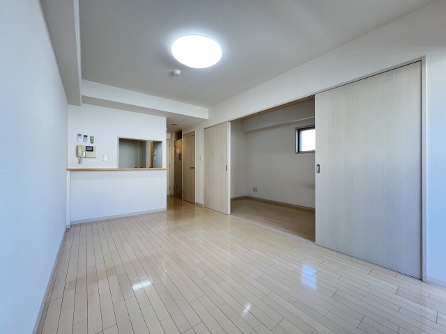 ダイドーメゾン神戸元町の居間写真
