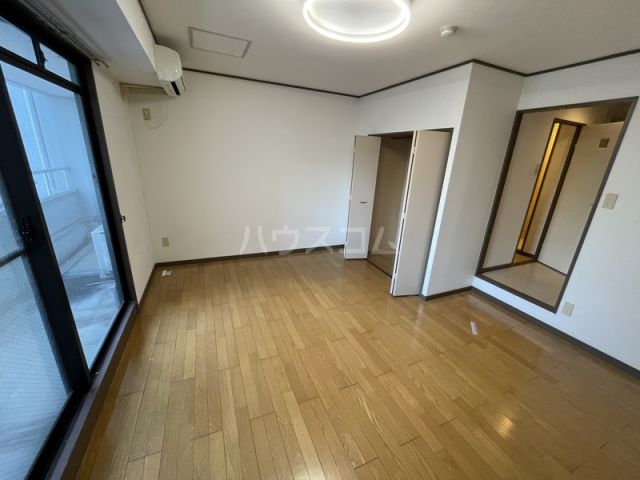 ゴックス南森町の居間写真