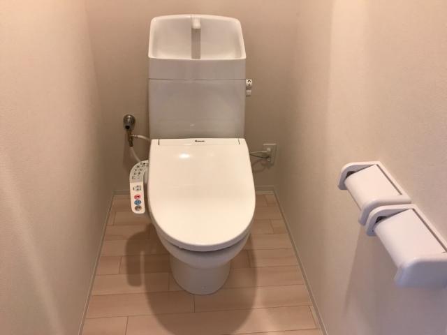トイレ　冬も快適な温水暖房便座